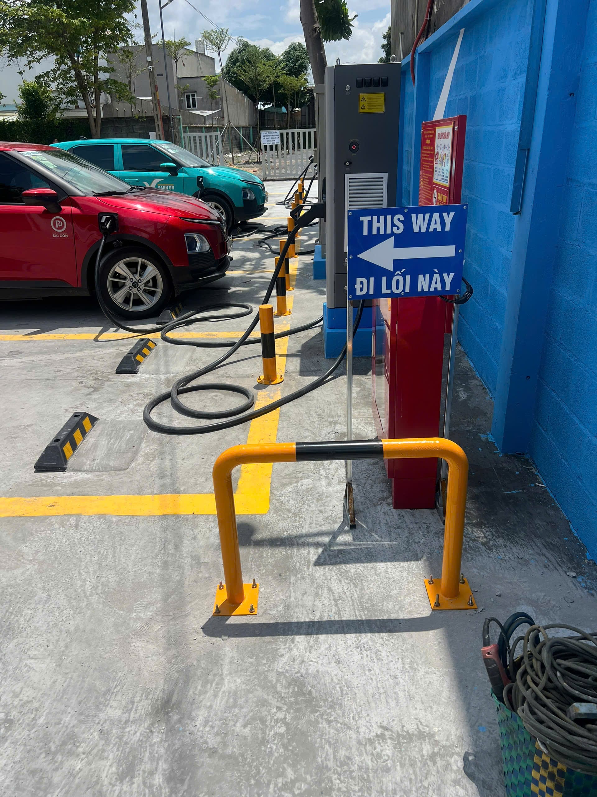 Rào chắn chữ U đơn sơn tĩnh điện dùng chặn lối đi nhanh